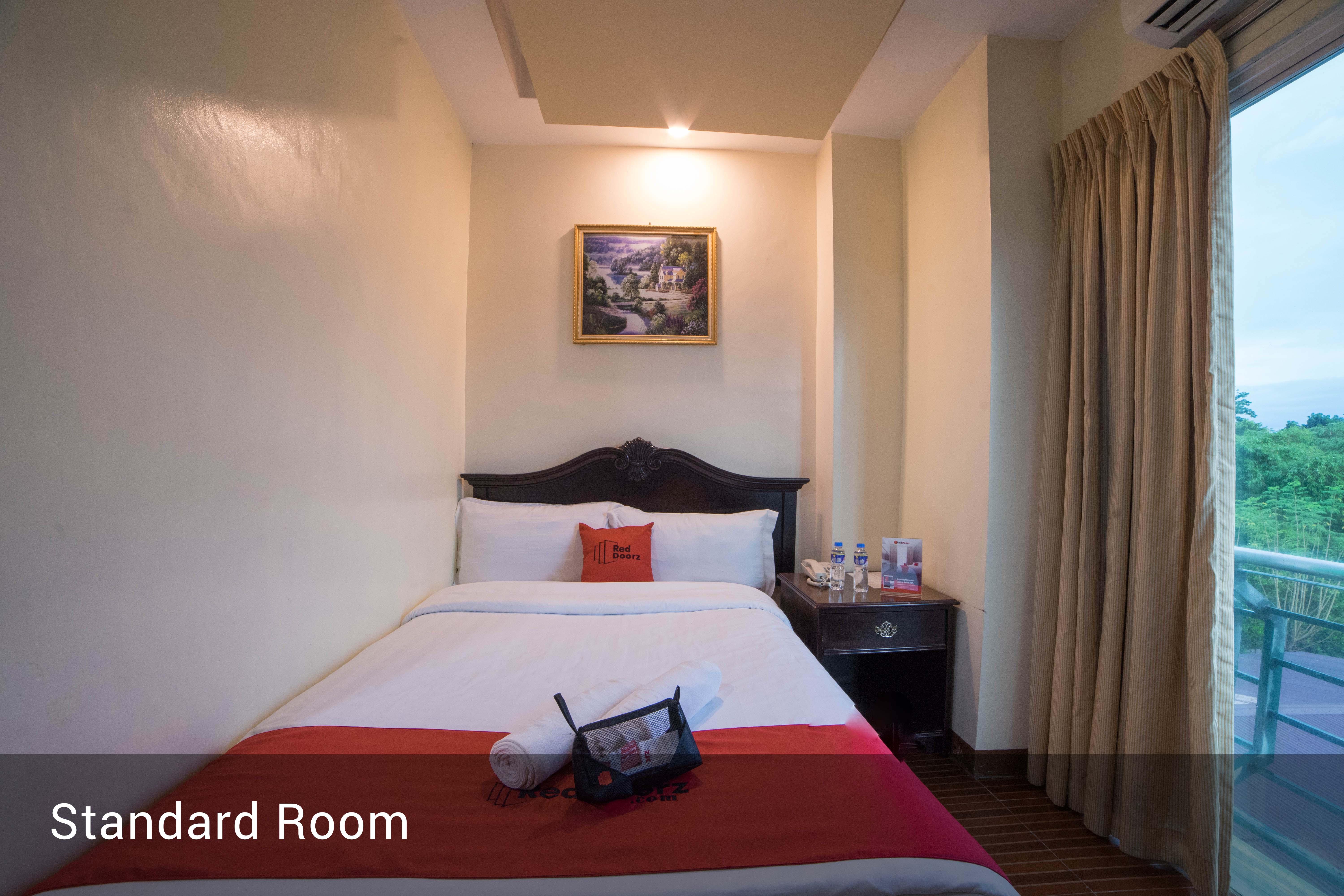 Reddoorz Plus @ Balibago Angeles City Bagian luar foto