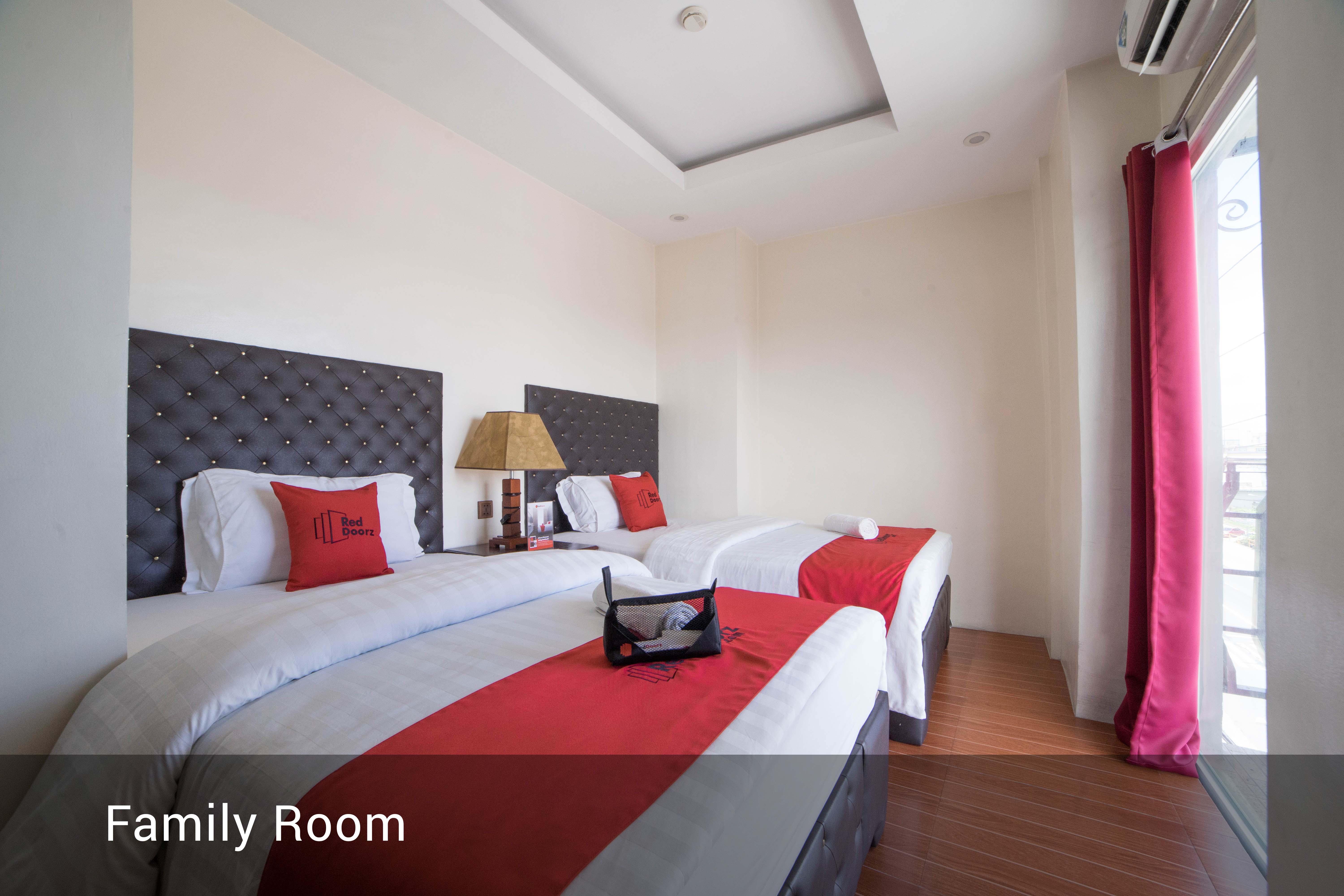 Reddoorz Plus @ Balibago Angeles City Bagian luar foto