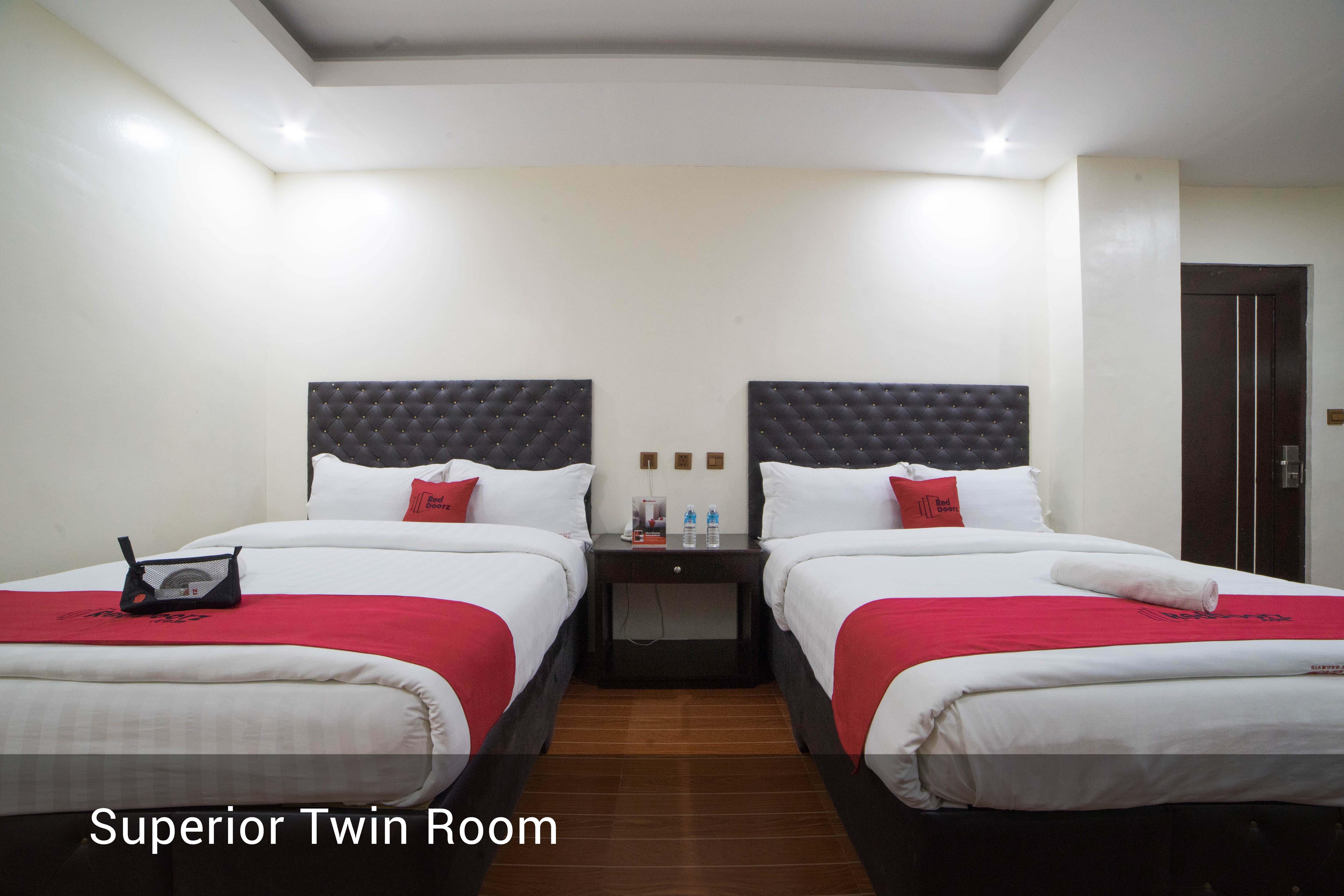 Reddoorz Plus @ Balibago Angeles City Bagian luar foto
