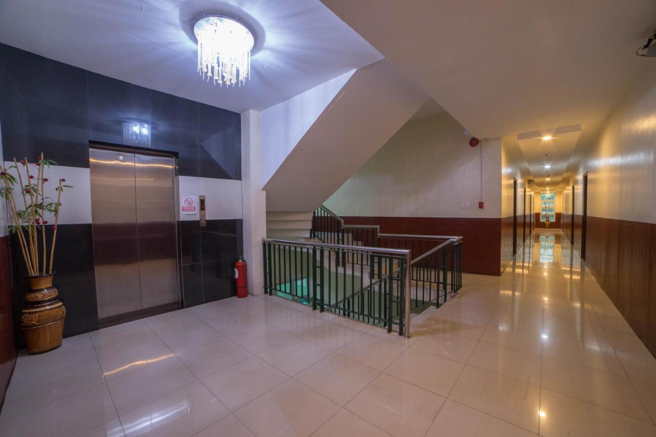 Reddoorz Plus @ Balibago Angeles City Bagian luar foto